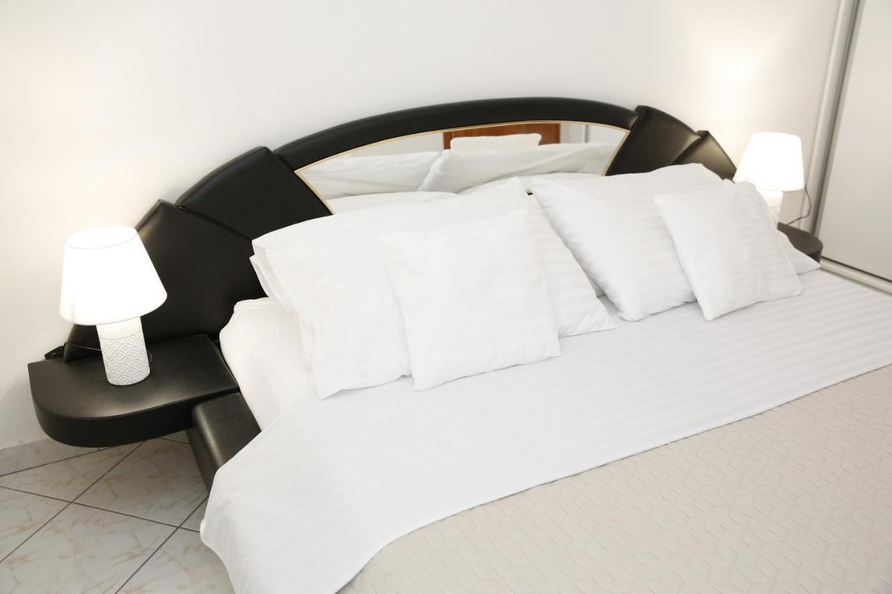 Apartments Lepur Vodice Extérieur photo