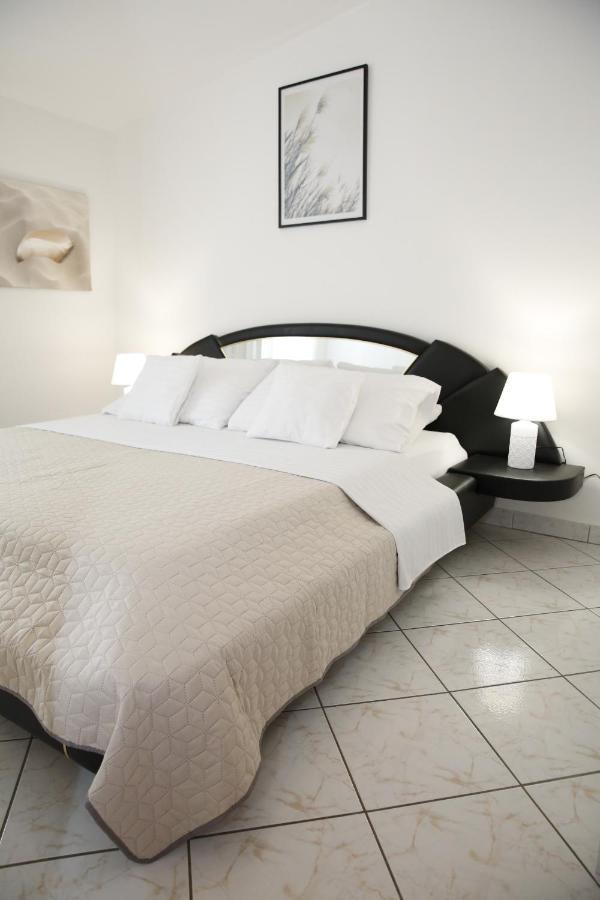 Apartments Lepur Vodice Extérieur photo