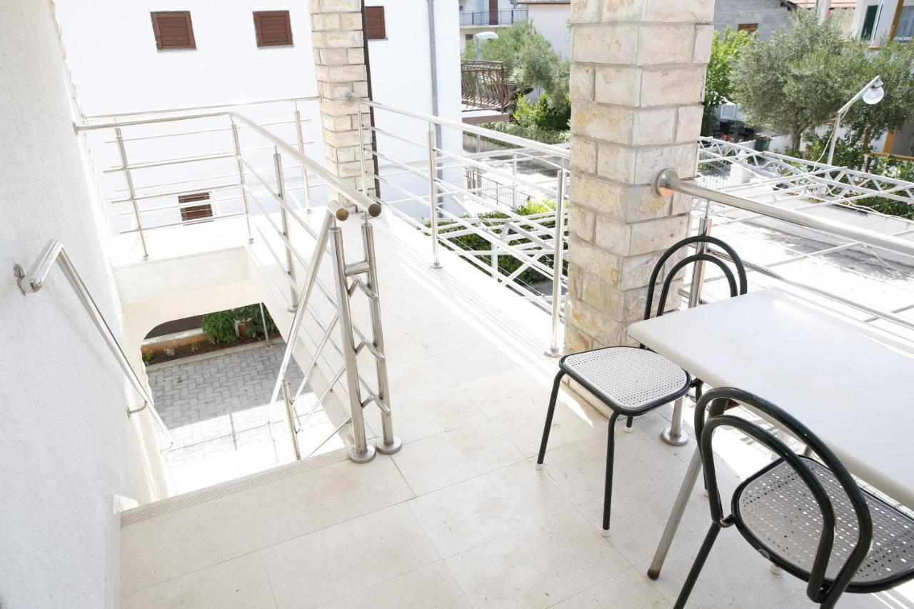 Apartments Lepur Vodice Extérieur photo