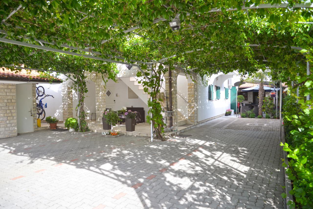 Apartments Lepur Vodice Extérieur photo